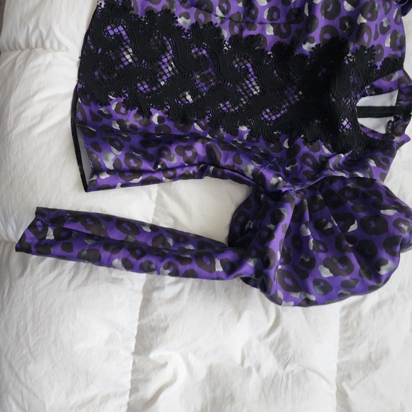 Puffy shoulder top - Picture 5 of 8